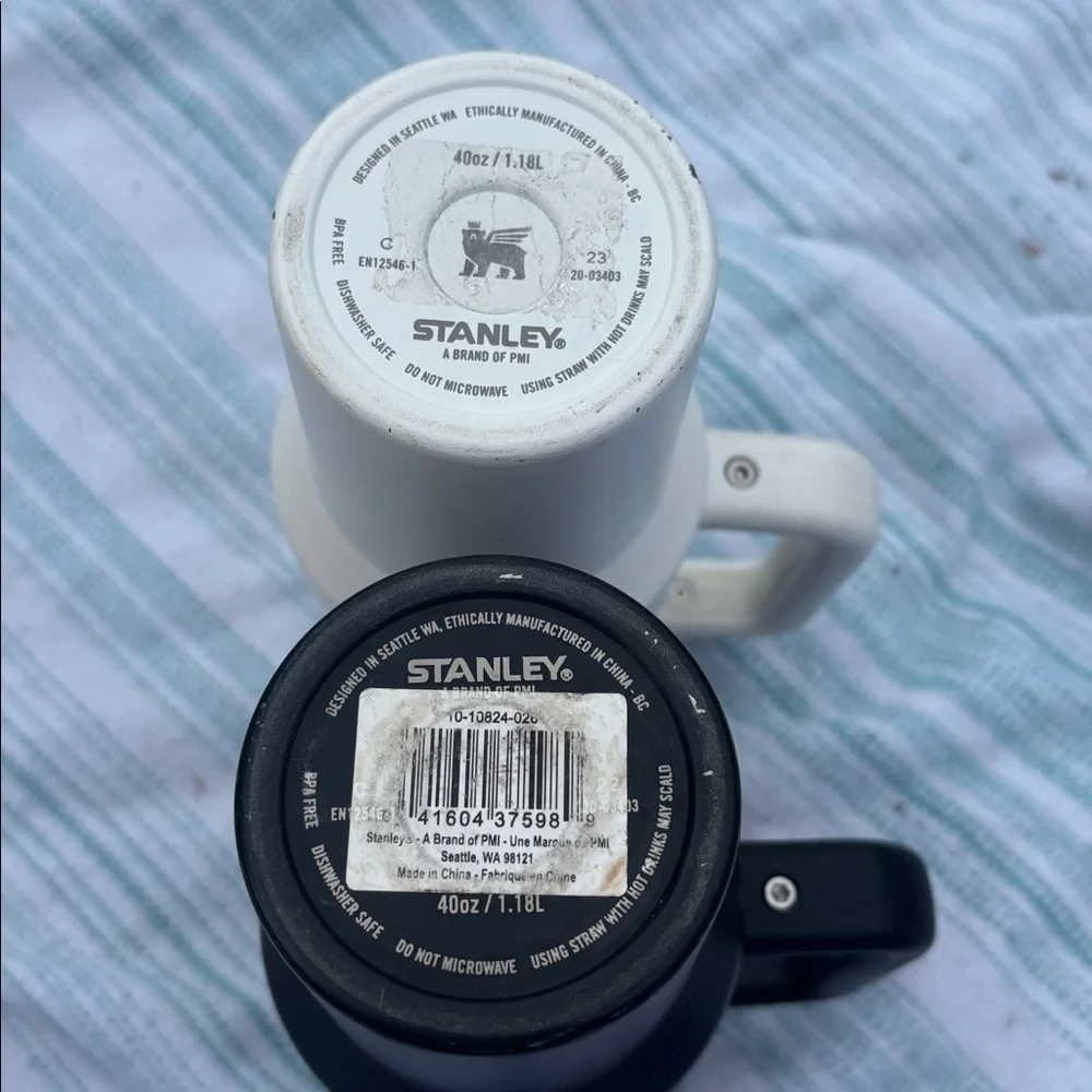 Stanley Black & White Insulated Travel Mugs with Handles - Picture 3 of 5
